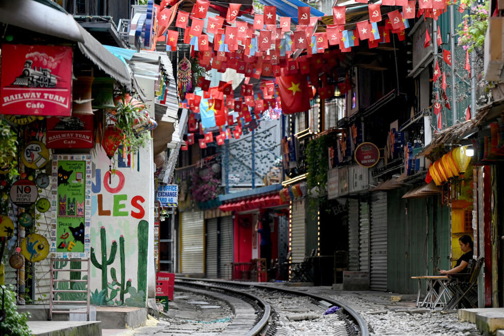 L'instant + : la rue du train à Hanoï, un lieu unique sauvé par le tourisme L'instant + : la rue du train à Hanoï, un lieu unique sauvé par le tourisme