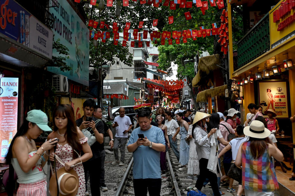 L'instant + : la rue du train à Hanoï, un lieu unique sauvé par le tourisme L'instant + : la rue du train à Hanoï, un lieu unique sauvé par le tourisme