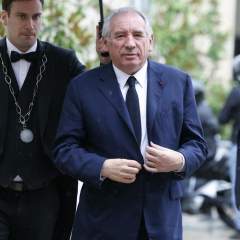 Bayrou rencontre le RN, Macron demande à ses alliés de "travailler" avec le PS Bayrou rencontre le RN, Macron demande à ses alliés de "travailler" avec le PS