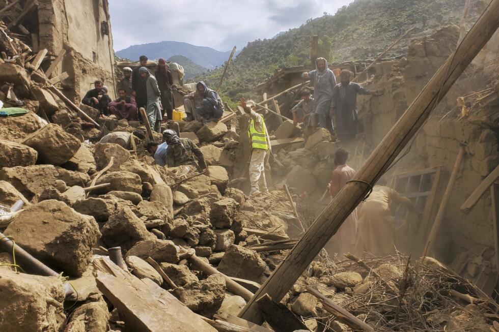 En images : la terre tremble en Afghanistan, plongeant la population dans la désolation En images : la terre tremble en Afghanistan, plongeant la population dans la désolation