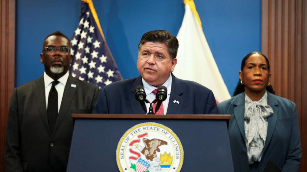 Donald Trump promet une intervention prochaine à Chicago, qui s'insurge Donald Trump promet une intervention prochaine à Chicago, qui s'insurge