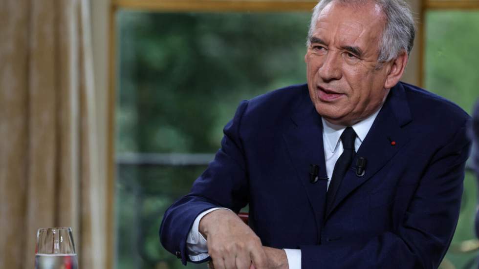 Vote de confiance J-5 : Bayrou droit dans ses bottes, Macron appelle à la "mobilisation"