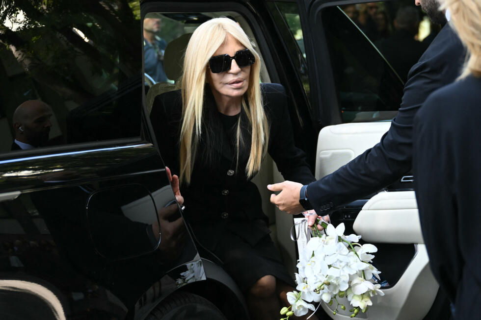 En images : derniers hommages au célèbre couturier Giorgio Armani En images : derniers hommages au célèbre couturier Giorgio Armani