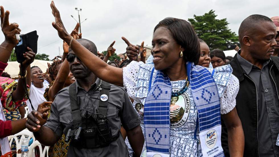 Présidentielle ivoirienne : la "Dame de fer" Simone Ehivet, ex-Gbagbo, veut jouer le premier rôle Présidentielle ivoirienne : la "Dame de fer" Simone Ehivet, ex-Gbagbo, veut jouer le premier rôle