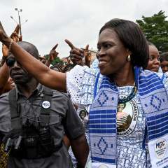 Présidentielle ivoirienne : la "Dame de fer" Simone Ehivet, ex-Gbagbo, veut jouer le premier rôle Présidentielle ivoirienne : la "Dame de fer" Simone Ehivet, ex-Gbagbo, veut jouer le premier rôle