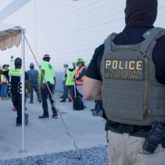 Raid contre l’usine Hyundai-LG : l'"America First" au défi de la politique antimigratoire Raid contre l’usine Hyundai-LG : l'"America First" au défi de la politique antimigratoire