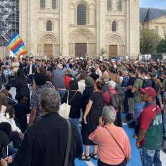 "Bloquons tout" : à Saint-Denis, le "pot de départ" de Bayrou prend des airs de répétition générale "Bloquons tout" : à Saint-Denis, le "pot de départ" de Bayrou prend des airs de répétition générale