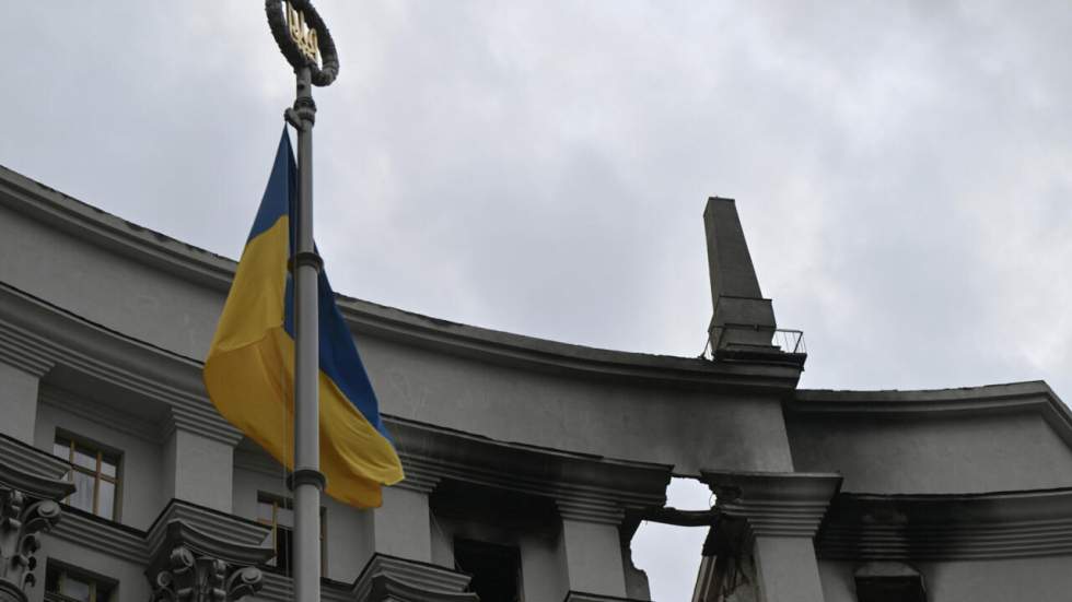 Ukraine : un missile a été utilisé pour frapper le siège du gouvernement, selon Kiev