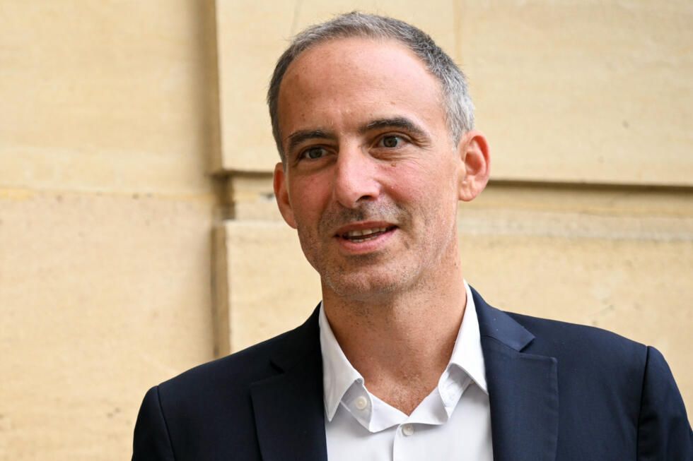 Taxe Zucman : "la base de tout accord" pour Glucksmann, "une illusion" pour Larcher
