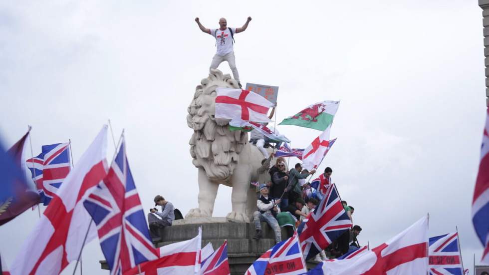 Environ 110 000 personnes réunies à Londres à l'appel du militant d'extrême droite Tommy Robinson