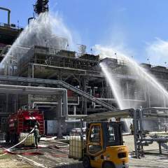 Incendie dans une importante raffinerie de pétrole russe visée par des drones ukrainiens Incendie dans une importante raffinerie de pétrole russe visée par des drones ukrainiens