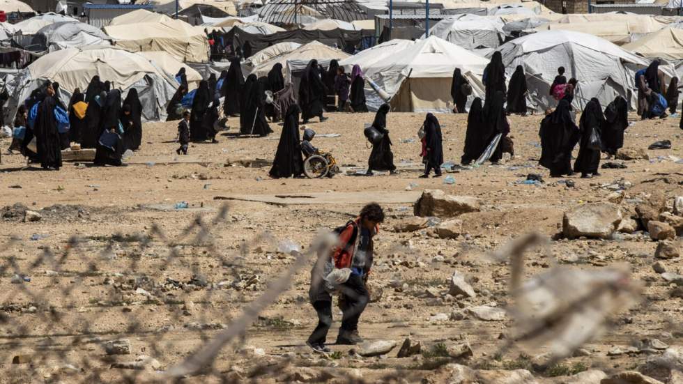 Jihad : trois femmes et dix enfants rapatriés en France depuis les camps en Syrie
