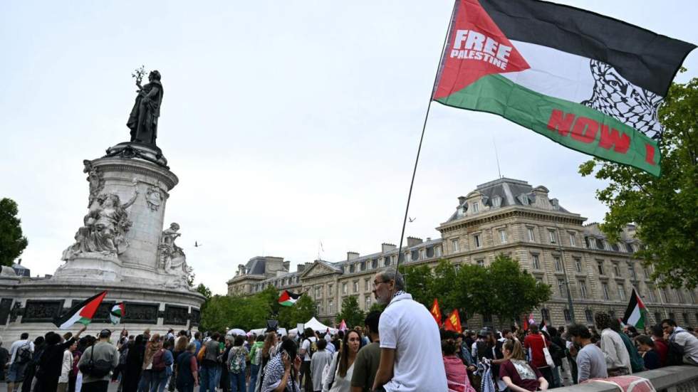 Drapeaux palestiniens sur les mairies : le ministère de l'Intérieur dit aux préfets de s'y opposer