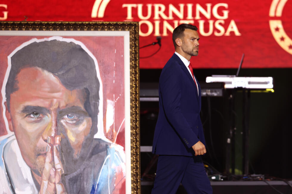 En Arizona, l'Amérique trumpiste fait ses adieux à son "martyr" Charlie Kirk En Arizona, l'Amérique trumpiste fait ses adieux à son "martyr" Charlie Kirk