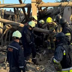Guerre en Ukraine : au moins trois morts dans un bombardement russe à Zaporijjia Guerre en Ukraine : au moins trois morts dans un bombardement russe à Zaporijjia