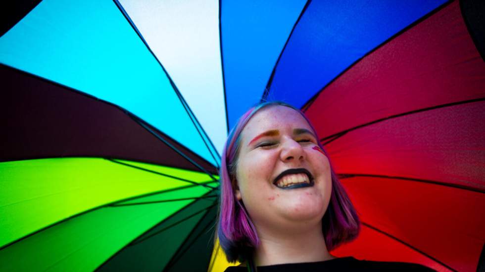 Slovaquie : Robert Fico limite les droits des LGBT+ dans la Constitution et défie l'UE