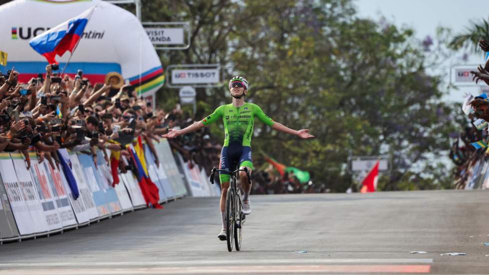Cyclisme : Tadej Pogacar s'offre un nouveau titre mondial au Rwanda