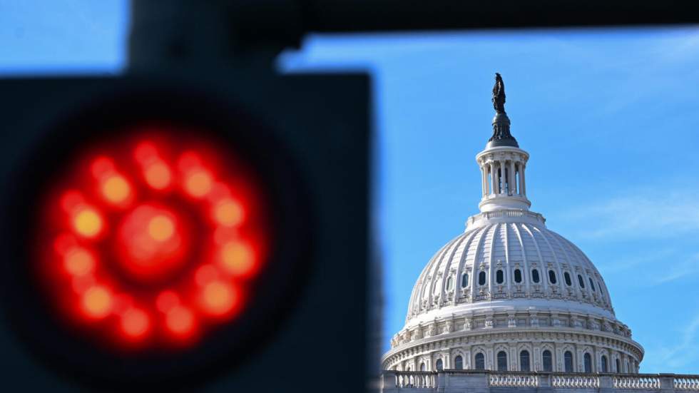 Aux États-Unis, la deuxième semaine de "shutdown" s'ouvre avec l'annonce de licenciements