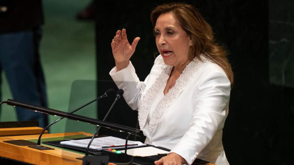 Au Pérou, le Parlement destitue la présidente Dina Boluarte en raison d'une vague de criminalité Au Pérou, le Parlement destitue la présidente Dina Boluarte en raison d'une vague de criminalité