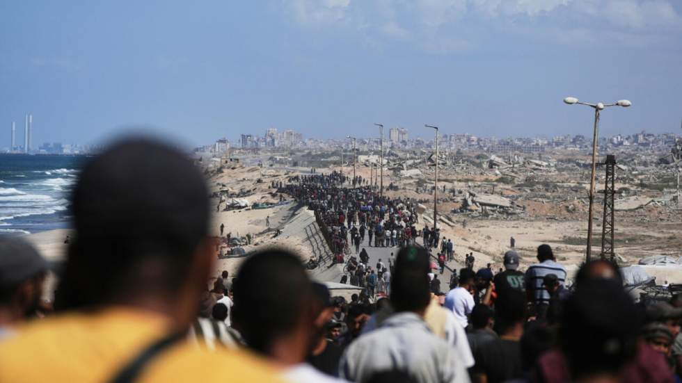 Après le cessez-le-feu à Gaza, des milliers de Palestiniens rentrent chez eux Après le cessez-le-feu à Gaza, des milliers de Palestiniens rentrent chez eux