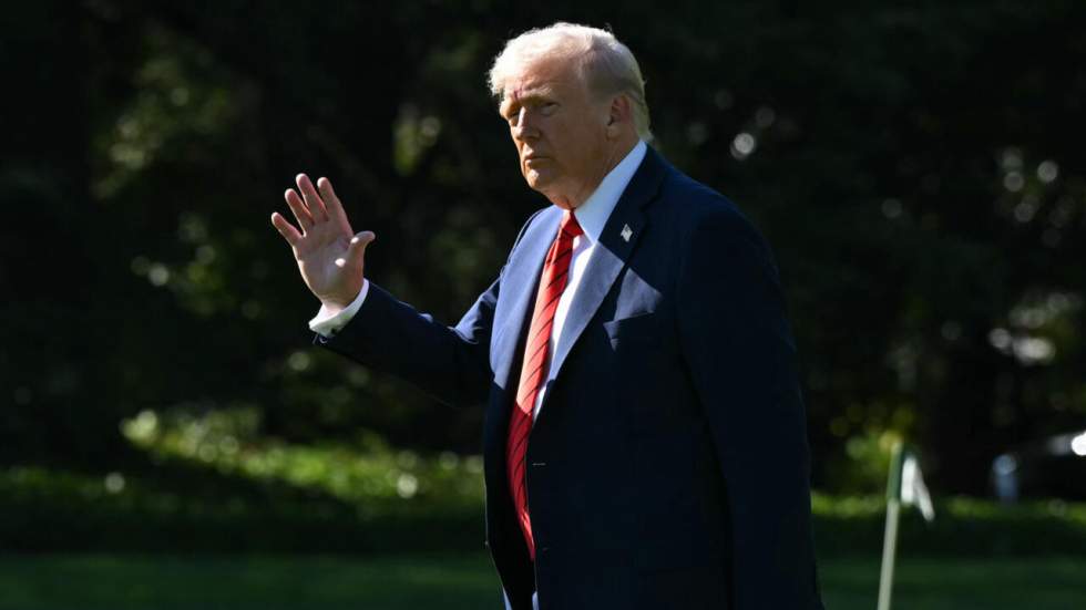 Donald Trump annonce des droits de douane de 100 % contre la Chine Donald Trump annonce des droits de douane de 100 % contre la Chine
