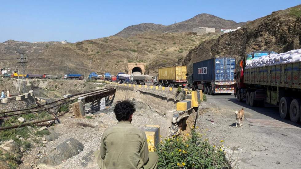 Le Pakistan promet une "réponse musclée" à l'opération menée par les Taliban afghans à sa frontière Le Pakistan promet une "réponse musclée" à l'opération menée par les Taliban afghans à sa frontière