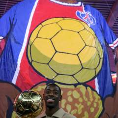 L'instant + : Évreux célèbre l'enfant prodigue Ousmane Dembélé et son Ballon d'Or L'instant + : Évreux célèbre l'enfant prodigue Ousmane Dembélé et son Ballon d'Or