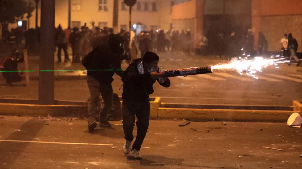 Manifestation au Pérou : un mort et plus de 100 blessés après l'arrivée du nouveau gouvernement Manifestation au Pérou : un mort et plus de 100 blessés après l'arrivée du nouveau gouvernement