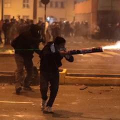 Manifestation au Pérou : un mort et plus de 100 blessés après l'arrivée du nouveau gouvernement Manifestation au Pérou : un mort et plus de 100 blessés après l'arrivée du nouveau gouvernement