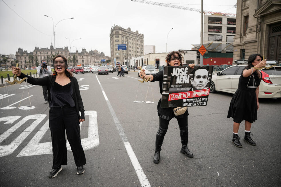 "Qu’ils s’en aillent tous !” : au Pérou, la Gen Z mène la fronde contre un système à bout de souffle