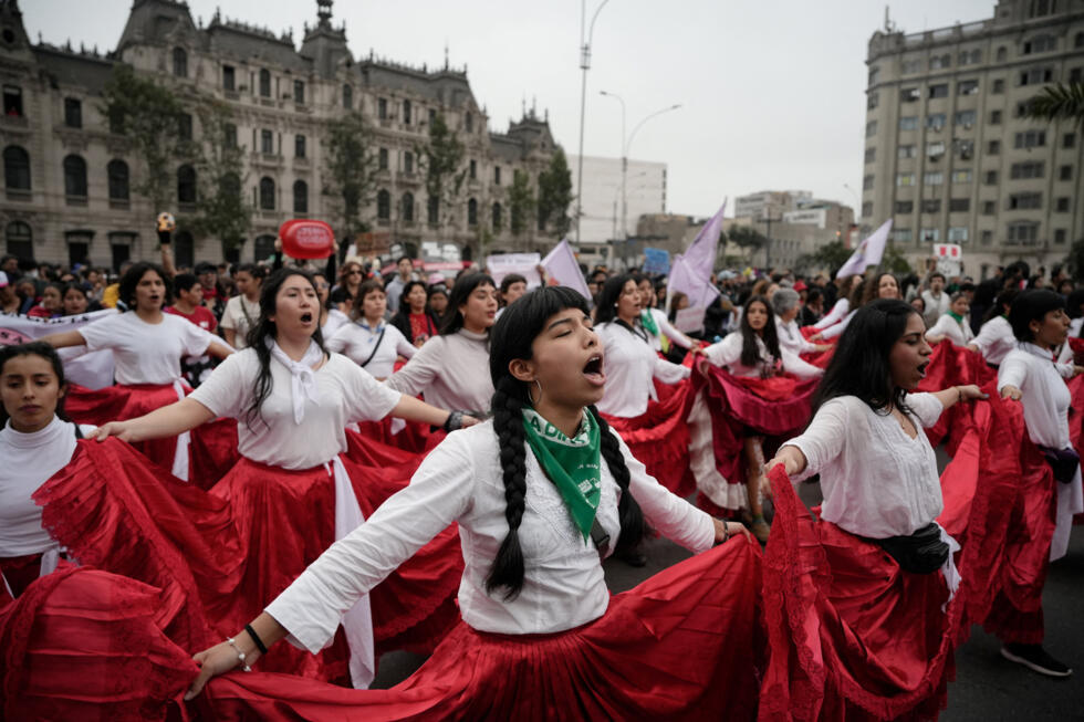 "Qu’ils s’en aillent tous !” : au Pérou, la Gen Z mène la fronde contre un système à bout de souffle