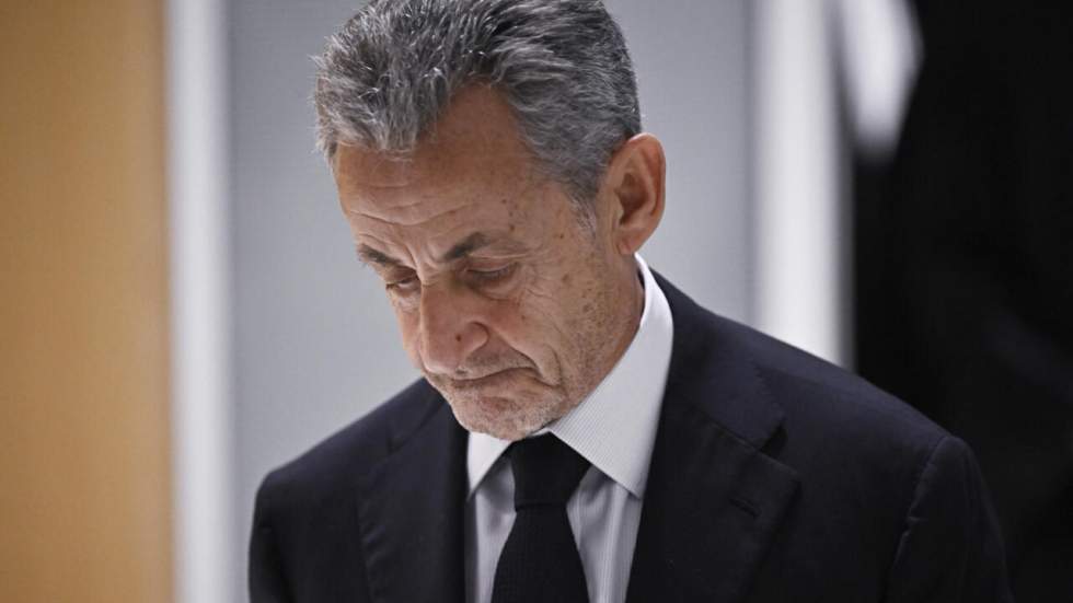 L'ancien président Nicolas Sarkozy est en prison, une première dans l'histoire de la République