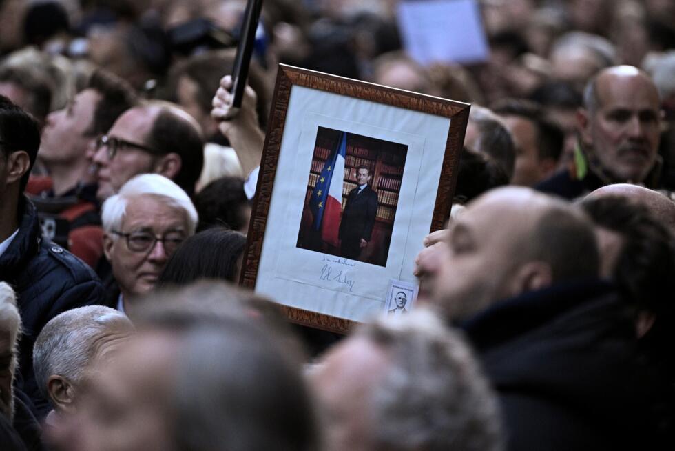 L'ancien président Nicolas Sarkozy est en prison, une première dans l'histoire de la République