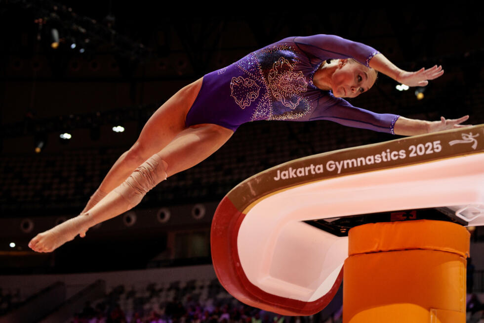 Kaylia Nemour, première championne du monde algérienne de l'histoire, aux barres asymétriques Kaylia Nemour, première championne du monde algérienne de l'histoire, aux barres asymétriques