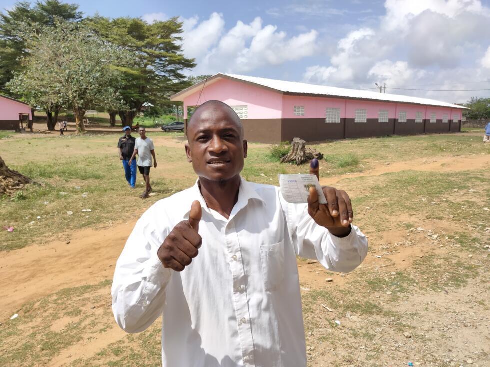 Présidentielle en Côte d'Ivoire : récit d’une journée de vote dans un village d’Abidjan Présidentielle en Côte d'Ivoire : récit d’une journée de vote dans un village d’Abidjan