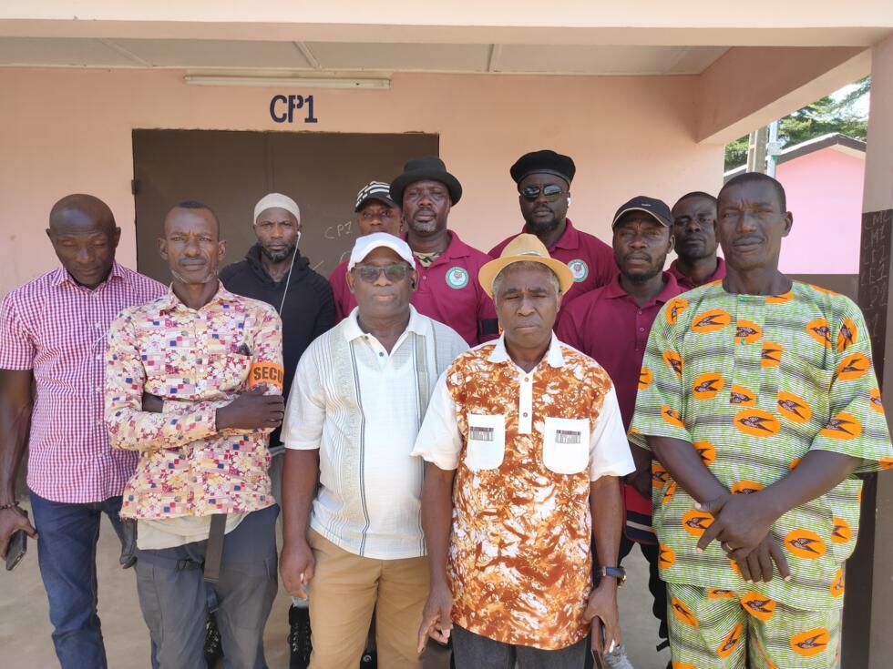Présidentielle en Côte d'Ivoire : récit d’une journée de vote dans un village d’Abidjan Présidentielle en Côte d'Ivoire : récit d’une journée de vote dans un village d’Abidjan