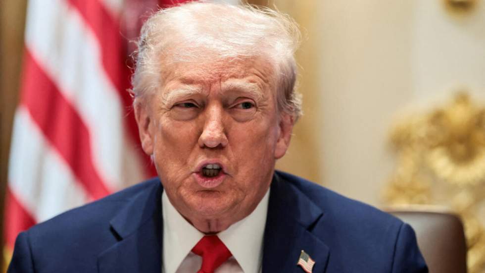 Les États-Unis sabrent drastiquement l’accueil des réfugiés, privilégiant des blancs sud-africains Les États-Unis sabrent drastiquement l’accueil des réfugiés, privilégiant des blancs sud-africains