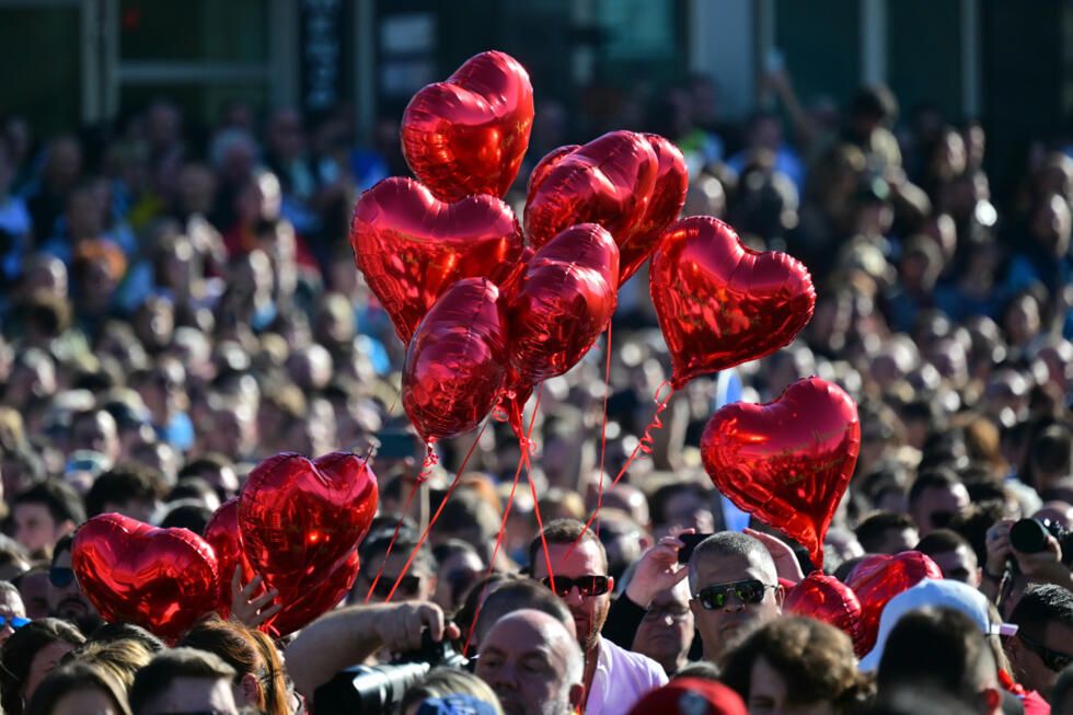 Un an après l'accident de Novi Sad, la Serbie rend hommage aux 16 victimes Un an après l'accident de Novi Sad, la Serbie rend hommage aux 16 victimes