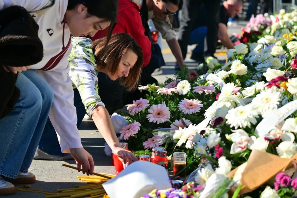 Un an après l'accident de Novi Sad, la Serbie rend hommage aux 16 victimes Un an après l'accident de Novi Sad, la Serbie rend hommage aux 16 victimes