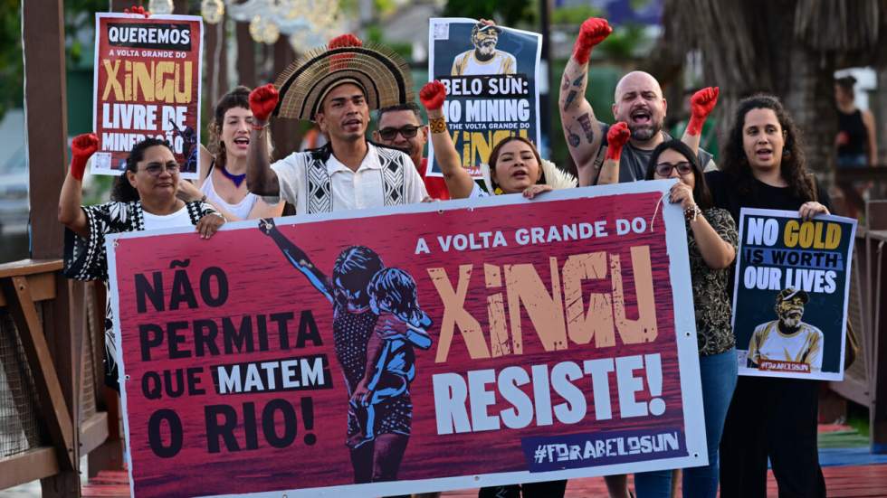 COP30 : à Belem, militants et autochtones lancent une "marche mondiale pour le climat" COP30 : à Belem, militants et autochtones lancent une "marche mondiale pour le climat"