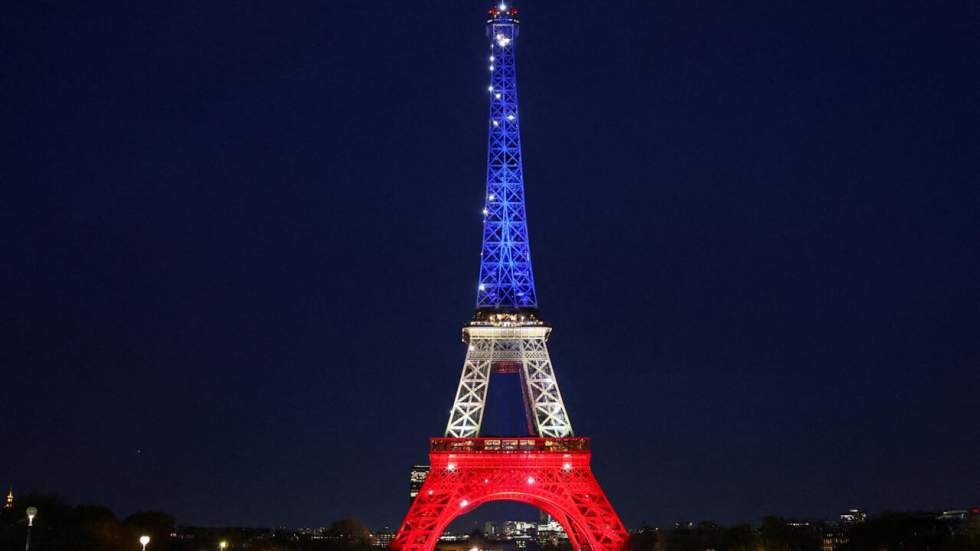 Commémorations du 13-Novembre, fin du shutdown et aurores boréales : la semaine en images