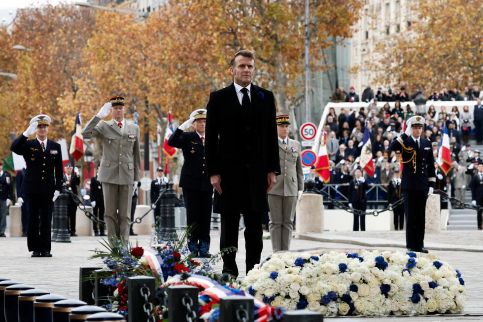 Commémorations du 13-Novembre, fin du shutdown et aurores boréales : la semaine en images