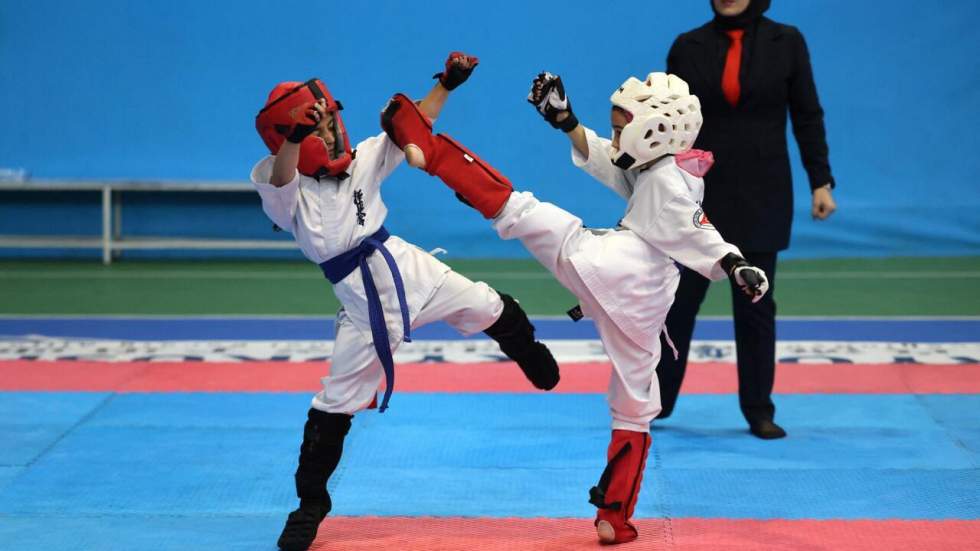 L'instant + : en Iran, les filles se tournent vers le karaté pour s'affirmer en société L'instant + : en Iran, les filles se tournent vers le karaté pour s'affirmer en société