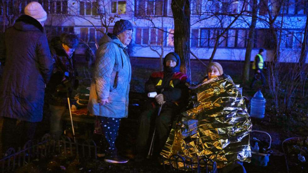 Ukraine : accélération diplomatique pour trouver une issue à la guerre, frappes russes sur Kiev