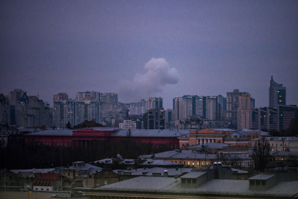 Ukraine : accélération diplomatique pour trouver une issue à la guerre, frappes russes sur Kiev