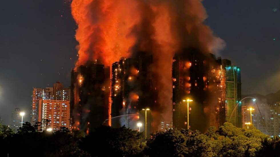 Un incendie à Hong Kong entraine la mort d'au moins 36 personnes, 279 sont portées disparues