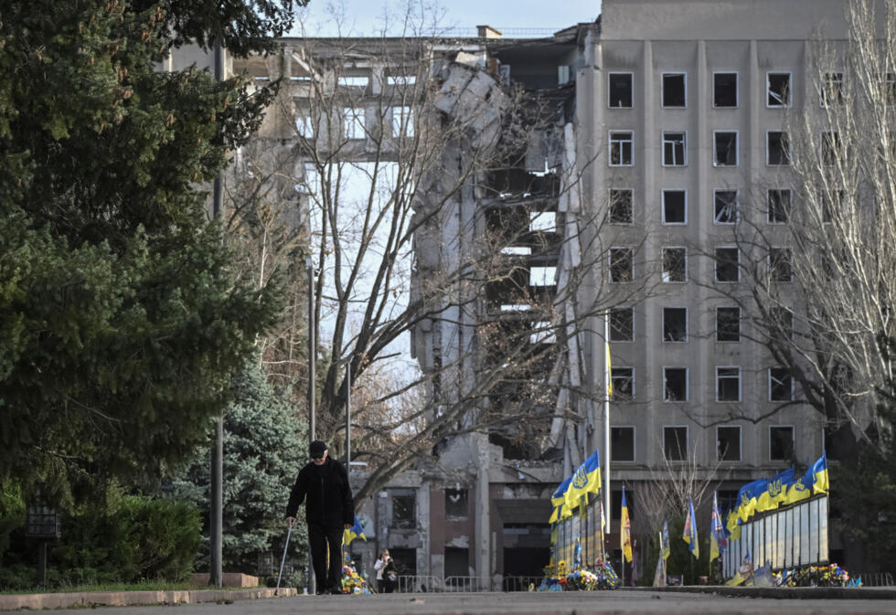 Pour financer l'Ukraine en guerre, l'UE s'attaque au casse tête des avoirs russes gelés Pour financer l'Ukraine en guerre, l'UE s'attaque au casse tête des avoirs russes gelés