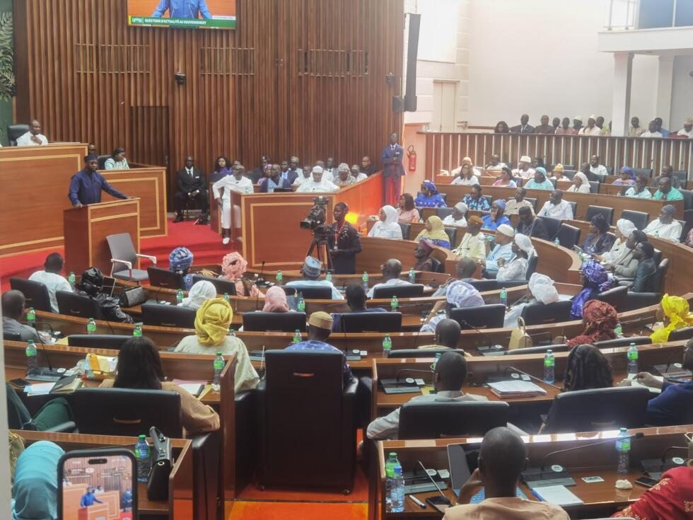 Sénégal : Bassirou Diomaye Faye, un président isolé ?