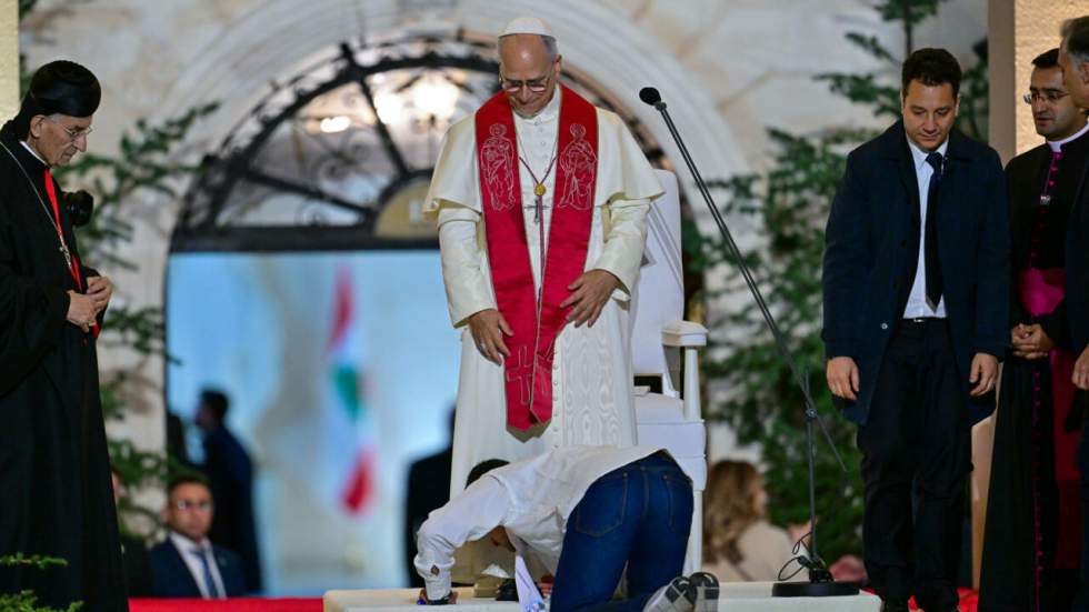 Le pape célèbre une messe en plein air à Beyrouth, avant une visite sur le site de l'explosion