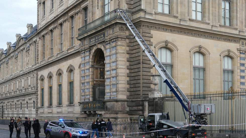 Cambriolage au Louvre : le quatrième membre présumé du commando placé en détention provisoire Cambriolage au Louvre : le quatrième membre présumé du commando placé en détention provisoire